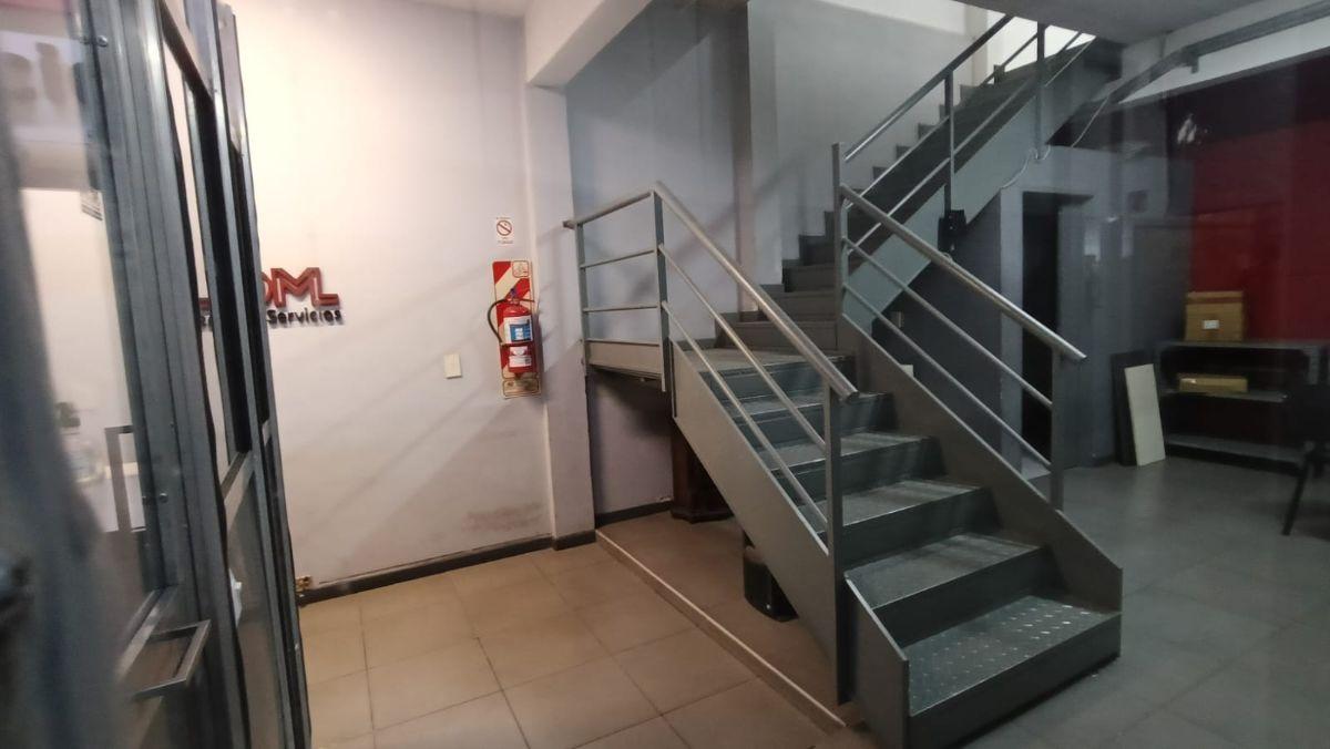 Foto de Galpòn 400m2 para Depòsito con Racks; tiene Local y Oficinas Varias, imagen 2