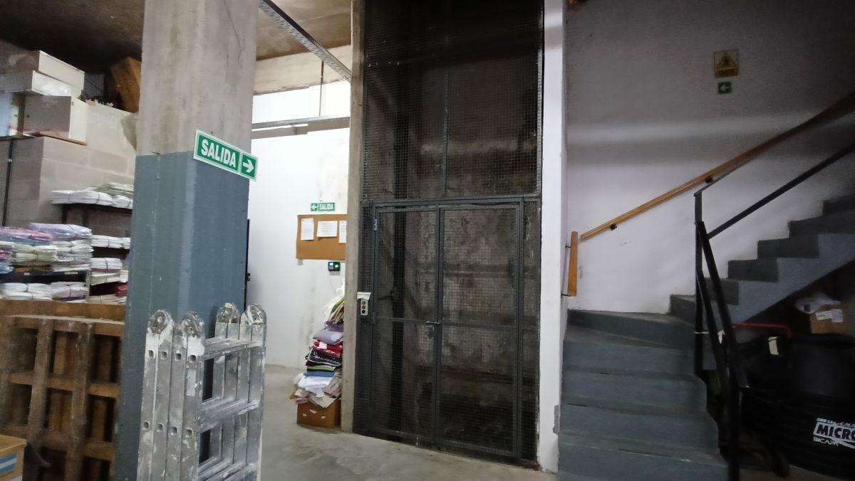 Foto de Galpòn 440m2 en 2 Plantas S/Lote 10x30, imagen 2