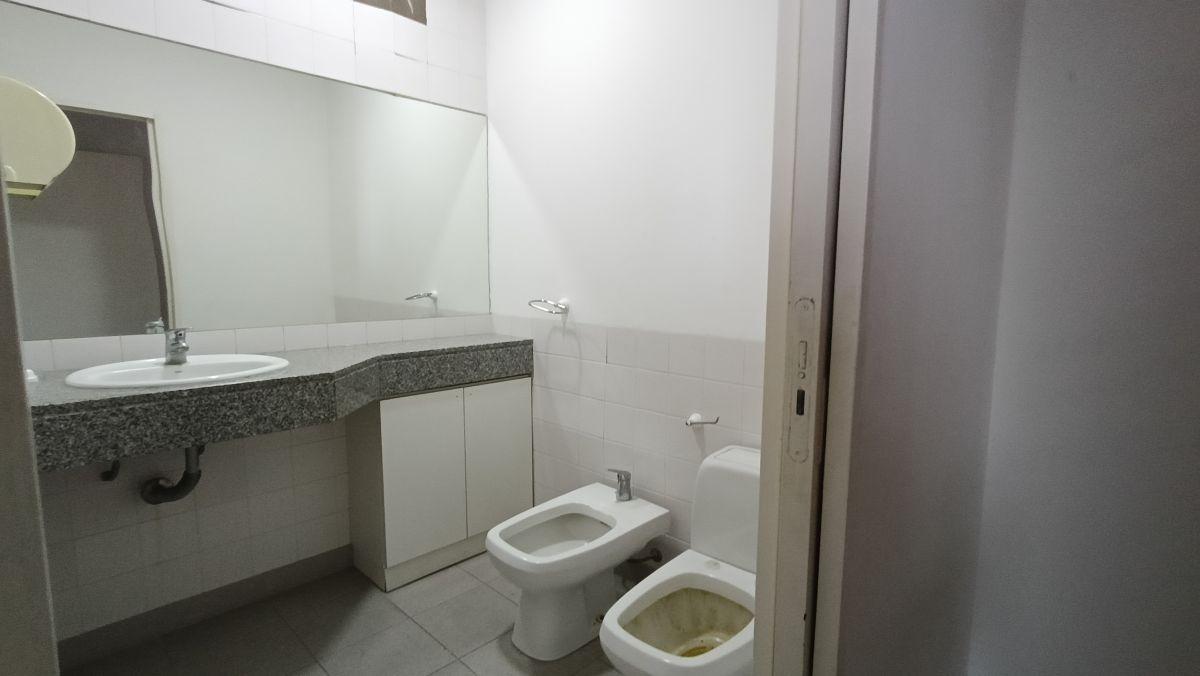 Foto de Galpón 450m² en 1er piso dentro Polo Industrial en Florida Oeste, imagen 2