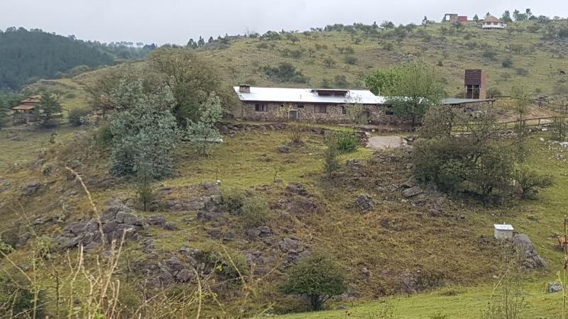 Venta de Vivienda de Campo con Costa de Río - Viv0272 1