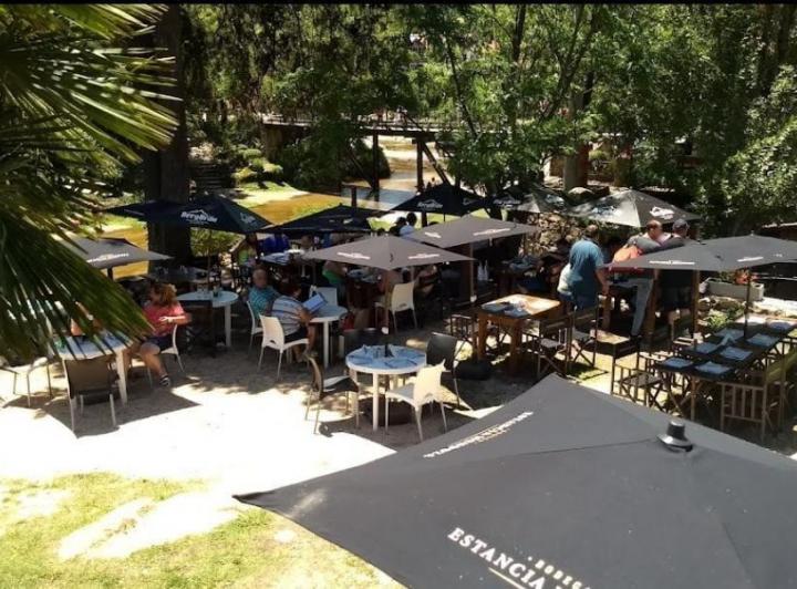 VENTA DE RESTAURANT Y LOCALES COMERCIALES EN EL INGRESO DE  LA CUMBRECITA - INV0168 3
