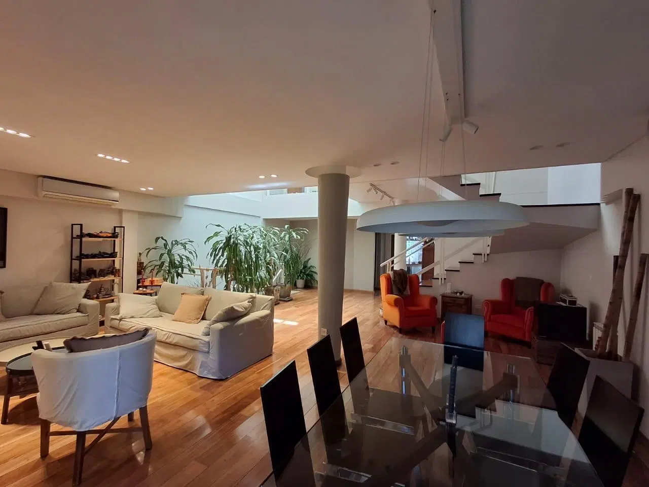 Venta Casa 8 Ambientes con 4 Cocheras y Quincho en Villa Crespo 5
