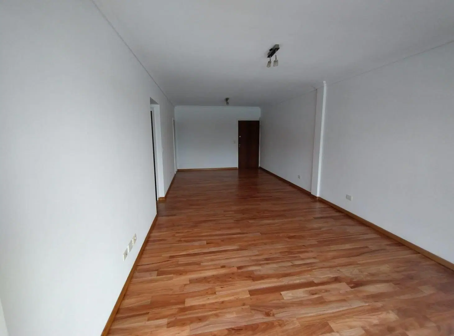 Venta Departamento 4 Ambientes con Cochera en Villa del Parque 4