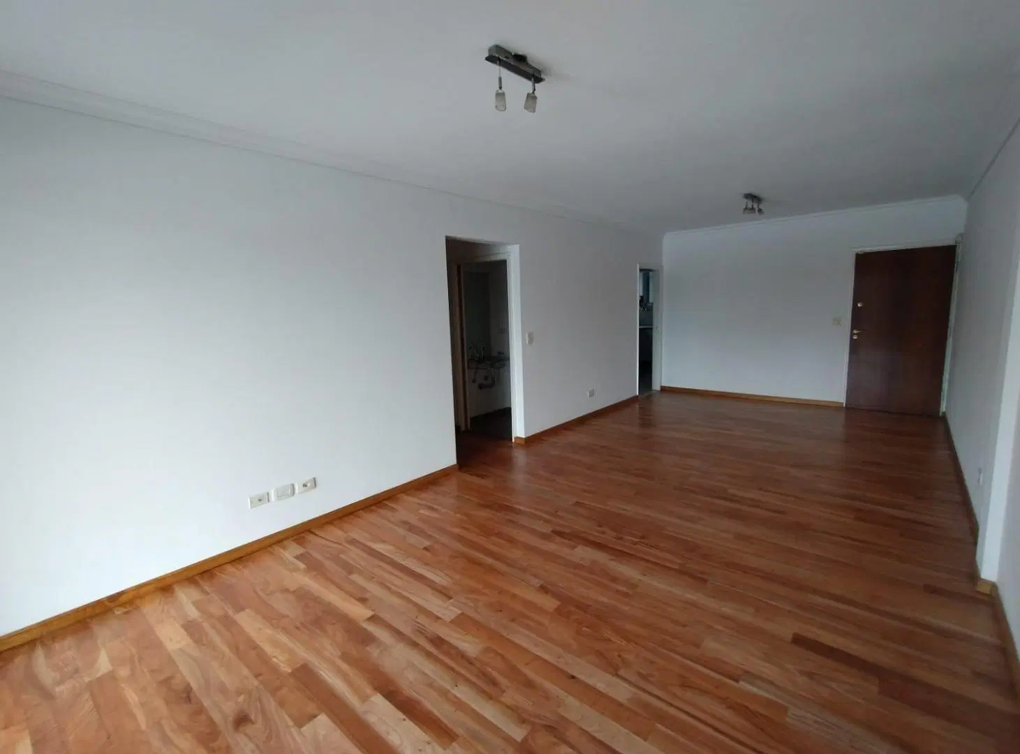 Venta Departamento 4 Ambientes con Cochera en Villa del Parque 2