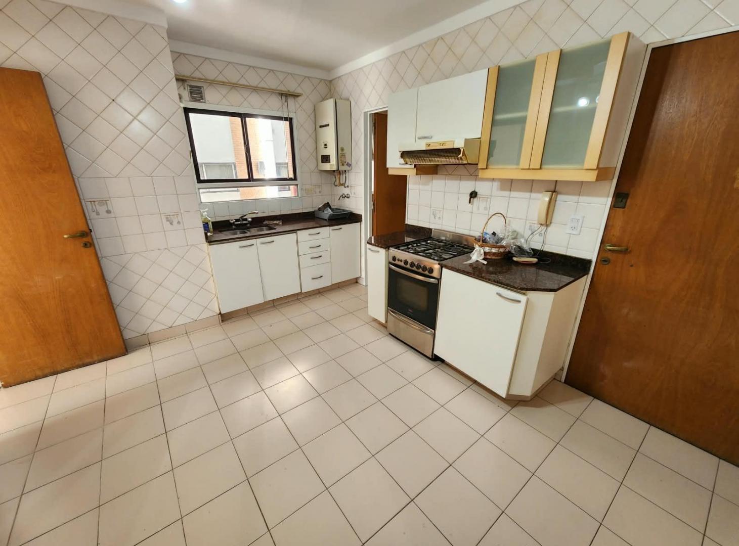 Foto de Departamento 4 Ambientes con Dependencia y Cochera en Palermo, imagen 4