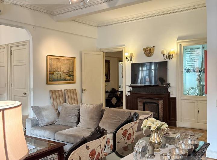 Hermoso Departamento Semipiso de Estilo  6 ambientes con dependencia y patio en venta en San Nicolás 4
