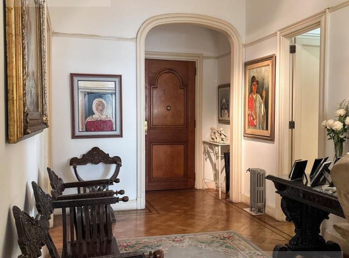 Hermoso Departamento Semipiso de Estilo  6 ambientes con dependencia y patio en venta en San Nicolás 3