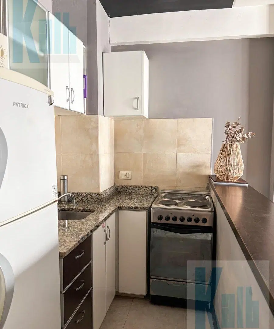 Departamento con balcón en Balvanera en alquiler 3