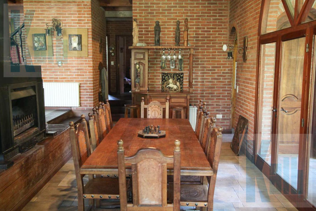 Foto de Casa chalet tres plantas en Carilo excelente ubicación en alquiler, imagen 4
