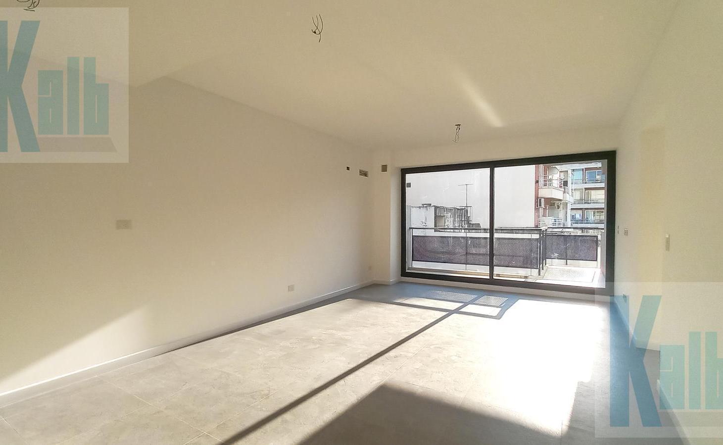 Foto de Semipiso 2 ambientes con balcón y espacio propio en terraza en Barrio, imagen 3