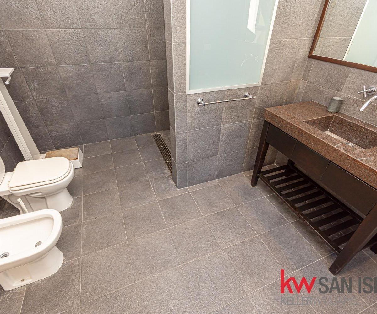 Foto de Casa en venta, 4 dormitorios en Barrio Parque, reciclado, con pileta y, imagen 2