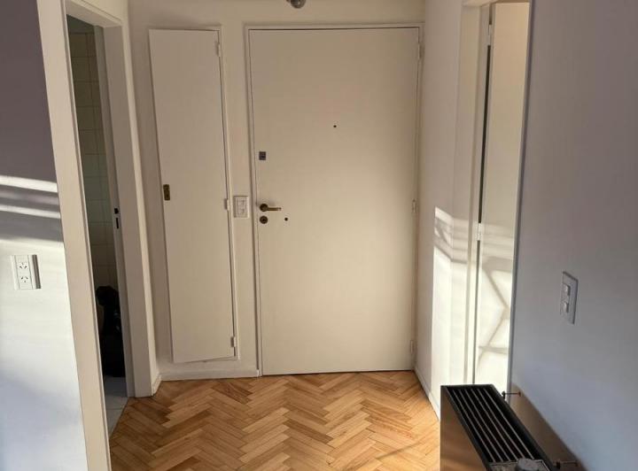 Departamento con cochera en alquiler en San Isidro Centro 2