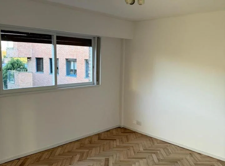 Departamento con cochera en alquiler en San Isidro Centro 5