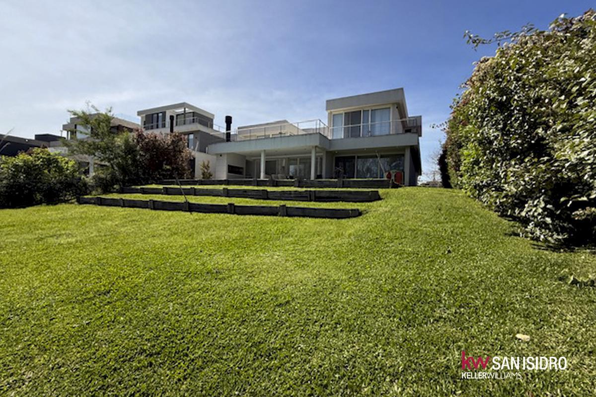 Casa en venta, 4 dormitorios en Countries/B.Cerrado (Tigre) - El Yacht, con vista al río y parrilla