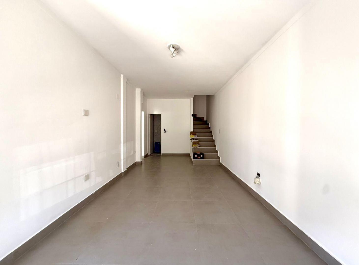 Foto de Casa en alquiler, 2 dormitorios en El Palomar, reciclado, imagen 3