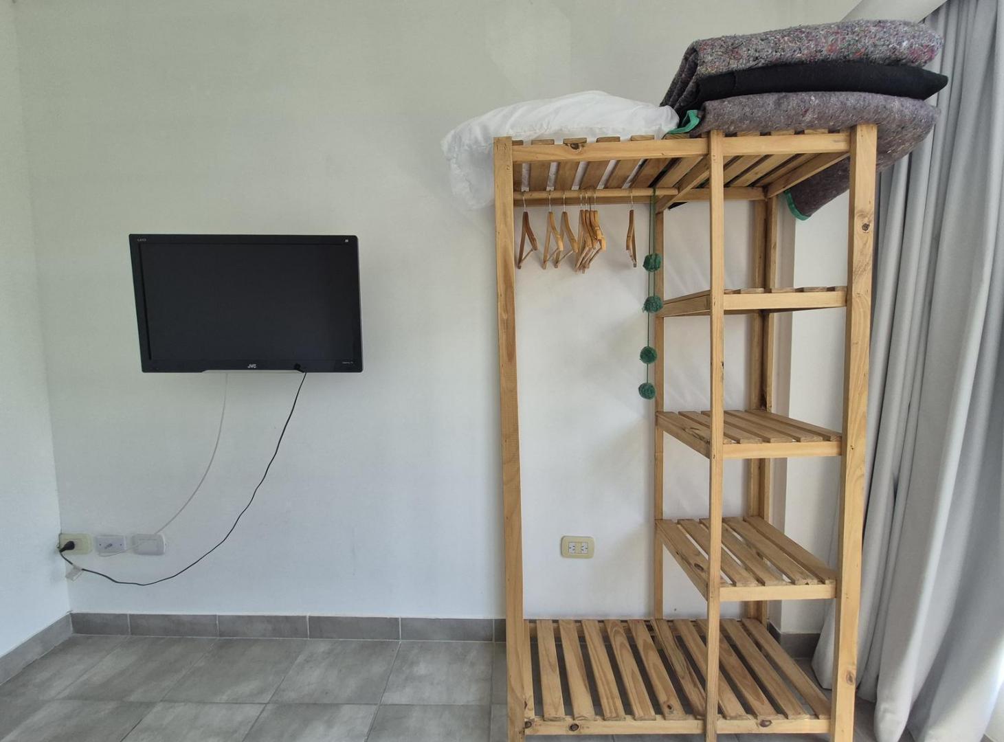 Foto de Departamento 1 ambiente Alquiler Temporal Tigre Centro con muebles, imagen 3