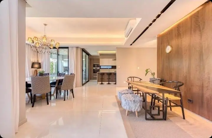 Casa en venta 5 dormitorios con galeria y pileta en Las Lomas, Haras Santa Maria 8