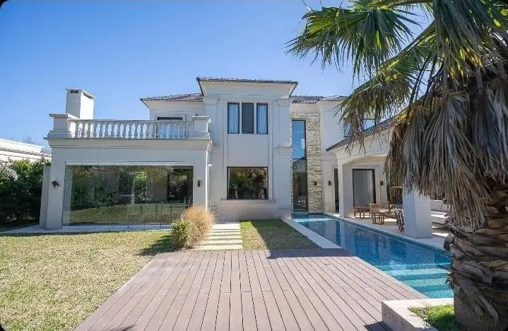 Casa en venta 5 dormitorios con galeria y pileta en Las Lomas, Haras Santa Maria 5