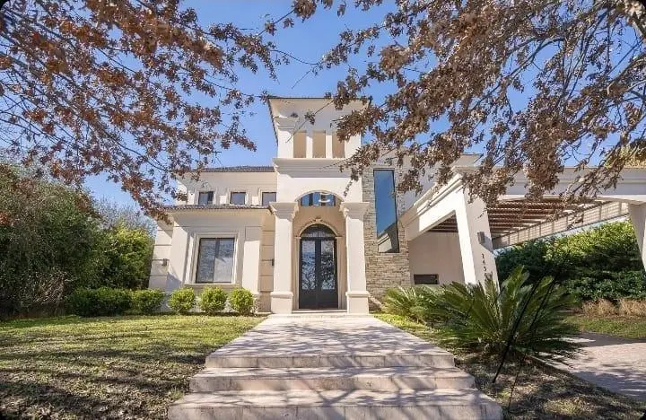 Casa en venta 5 dormitorios con galeria y pileta en Las Lomas, Haras Santa Maria 2