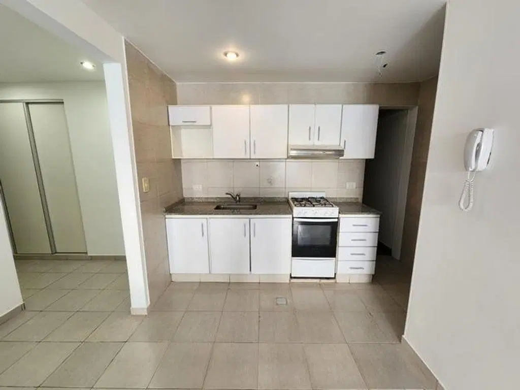 Departamento en venta, 2 ambientes en Villa Bosch, con jardín 5