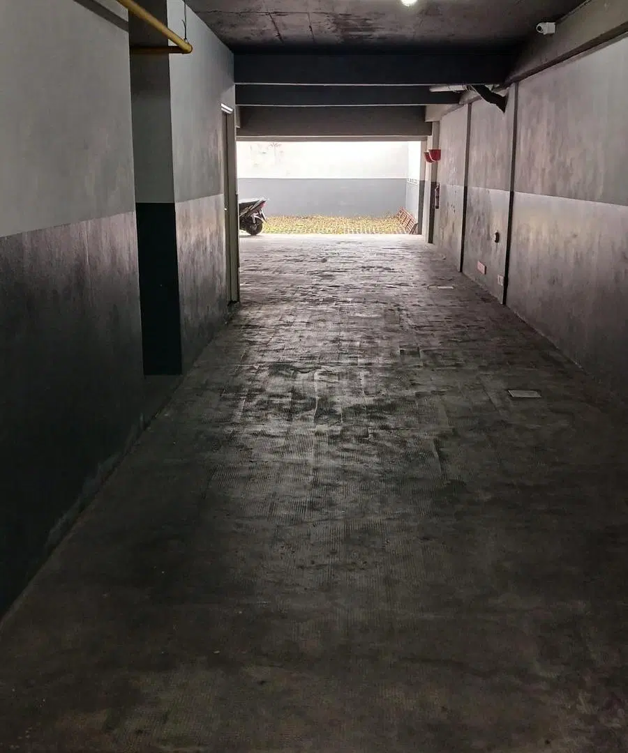 Cochera en venta en Villa Urquiza, con balcón 5
