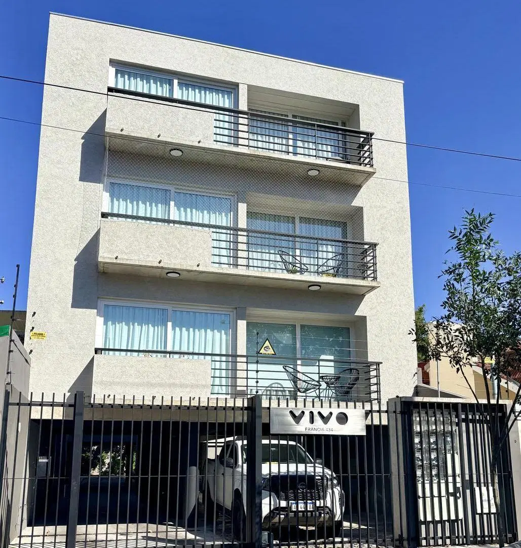 Departamento con renta 3 ambientes + cochera 2