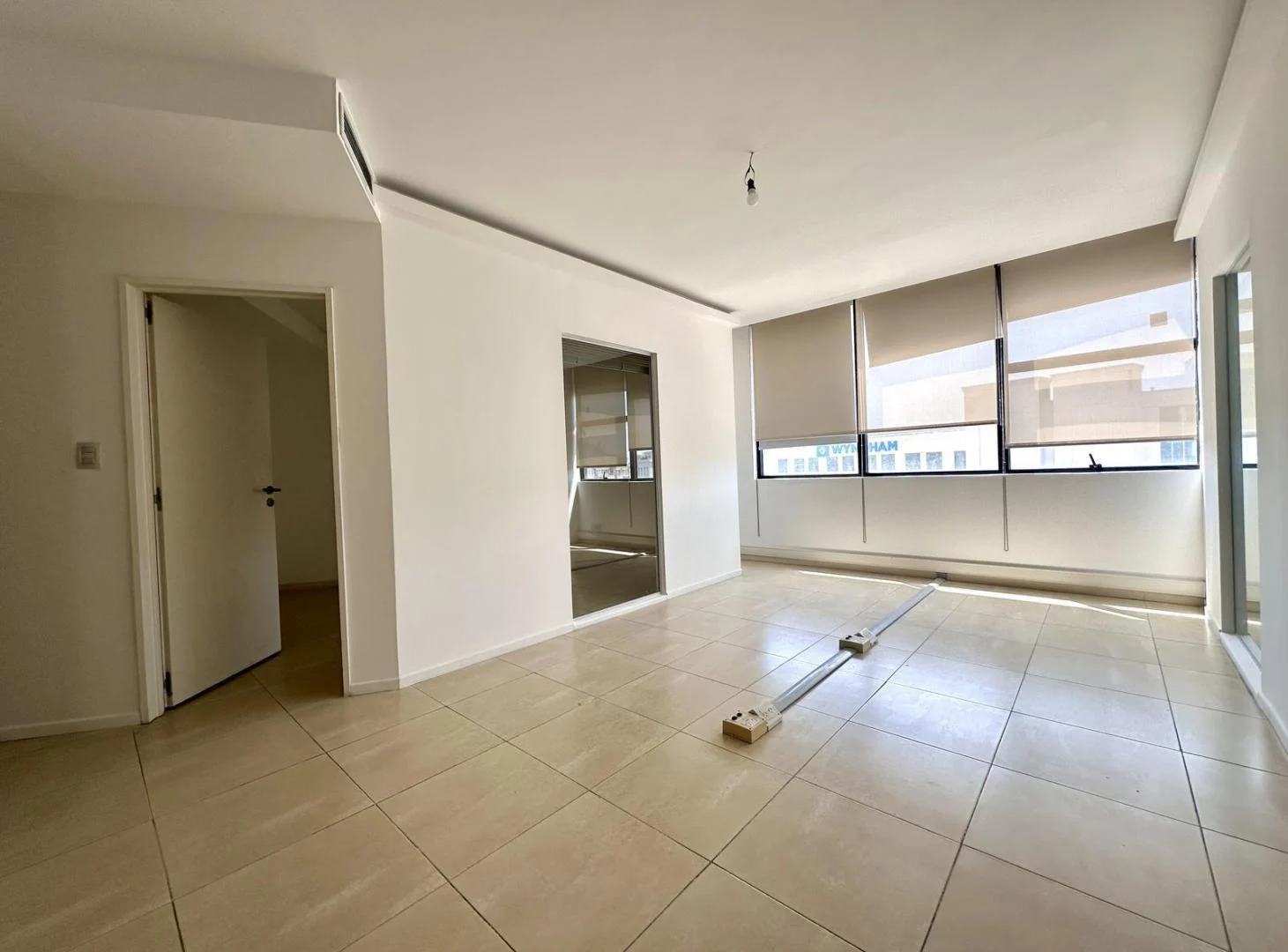 Foto de Oficina - Paseo de la Bahia - Studios I, imagen 3