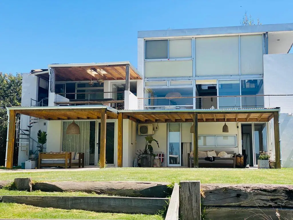 Casa en alquiler temporario, 4 dormitorios en Tigre - Santa Barbara 3
