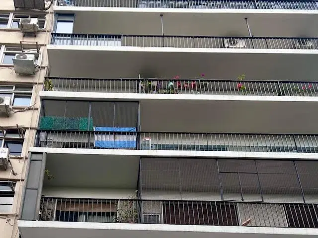 Departamento en alquiler de 4 ambientes piso alto Monserrat 5