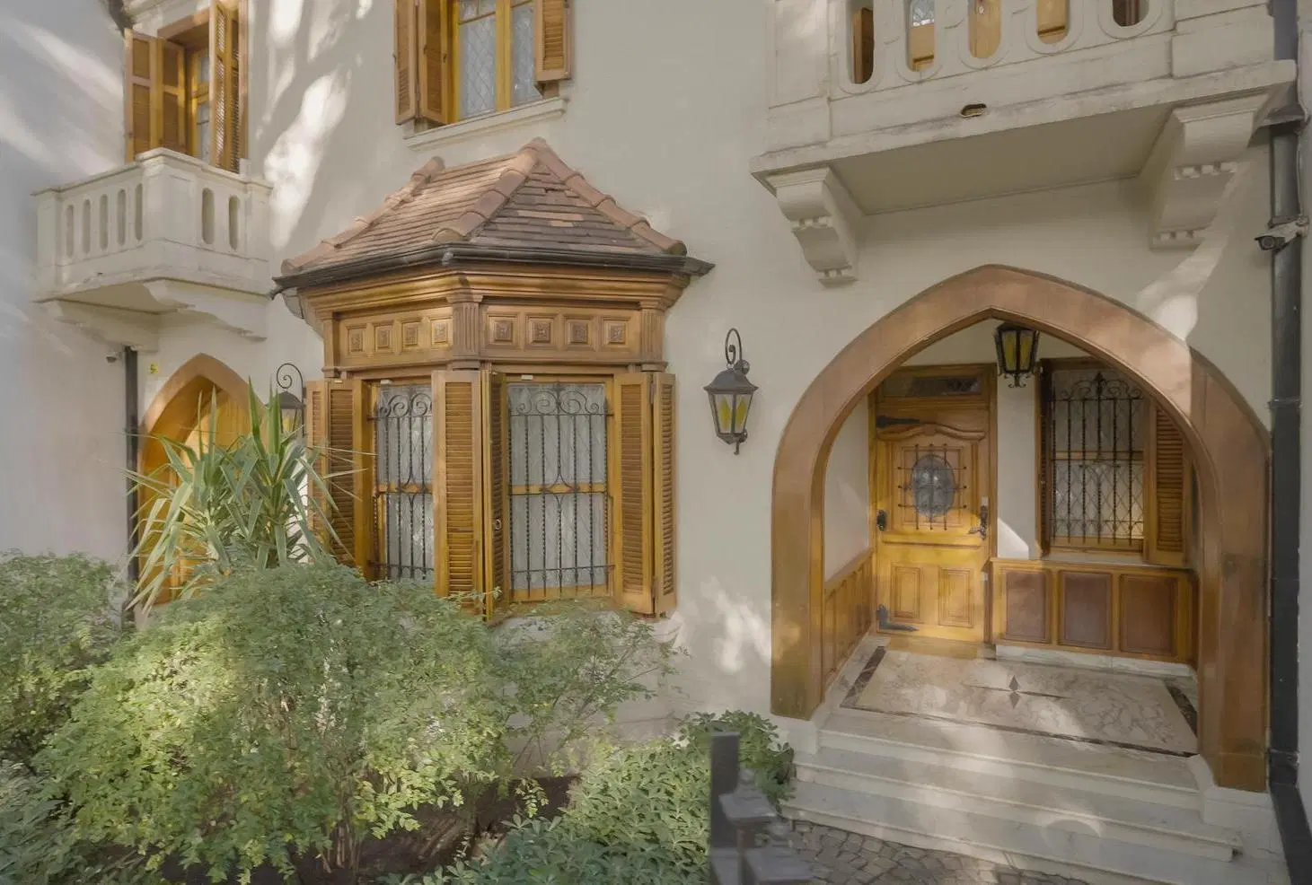 Venta de exclusiva residencia Art Nouveau de 4 dormitorios en Av. Melián- Belgrano R 4
