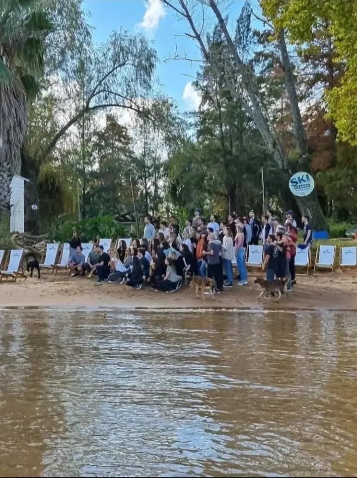 Venta Complejo sobre Río San Antonio con muelle, playa y restaurante 3