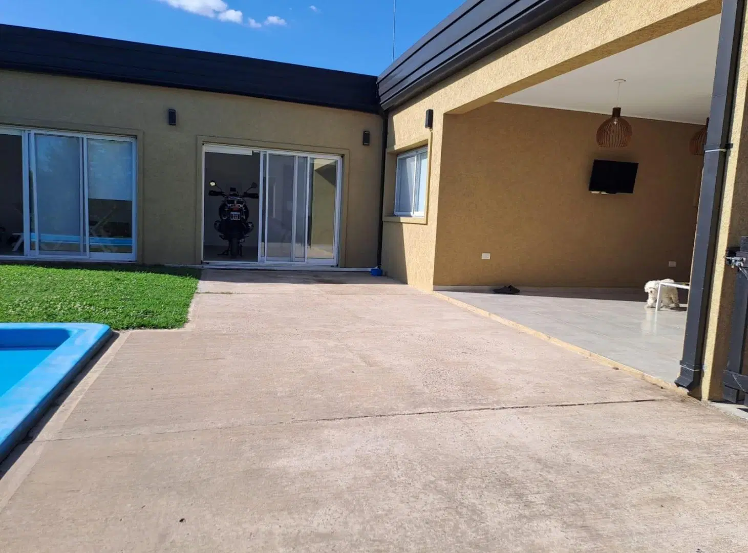 Casa Venta 4 Ambientes San Ramon Pilar del Este Parrilla Pileta 2
