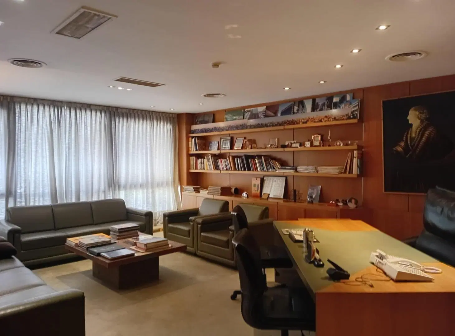Venta oficina equipada 500m2 con 10 cocheras acceso por Av Corrientes y Florida Capital Federal 2