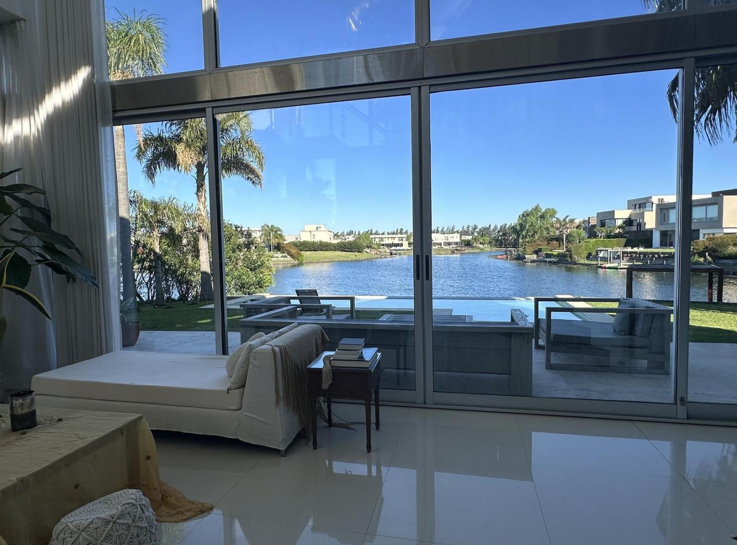 Foto de Los Alisos casa con 4 dormitorios al agua en Nordelta, alquiler con, imagen 1