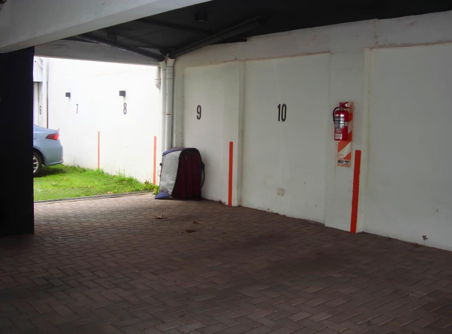 Foto de Cochera Semicubierta 11 m2 en Venta en Olivos Ricardo Gutiérrez 1939, imagen 2