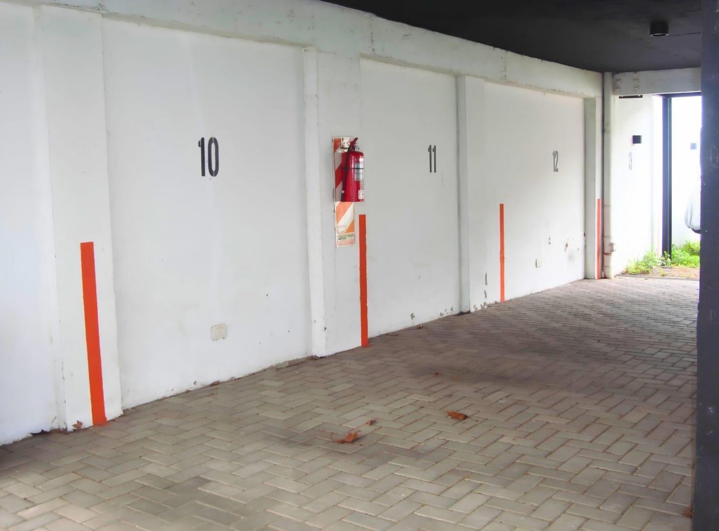 Foto de Cochera Semicubierta 11 m2 en Venta en Olivos Ricardo Gutiérrez 1939, imagen 4