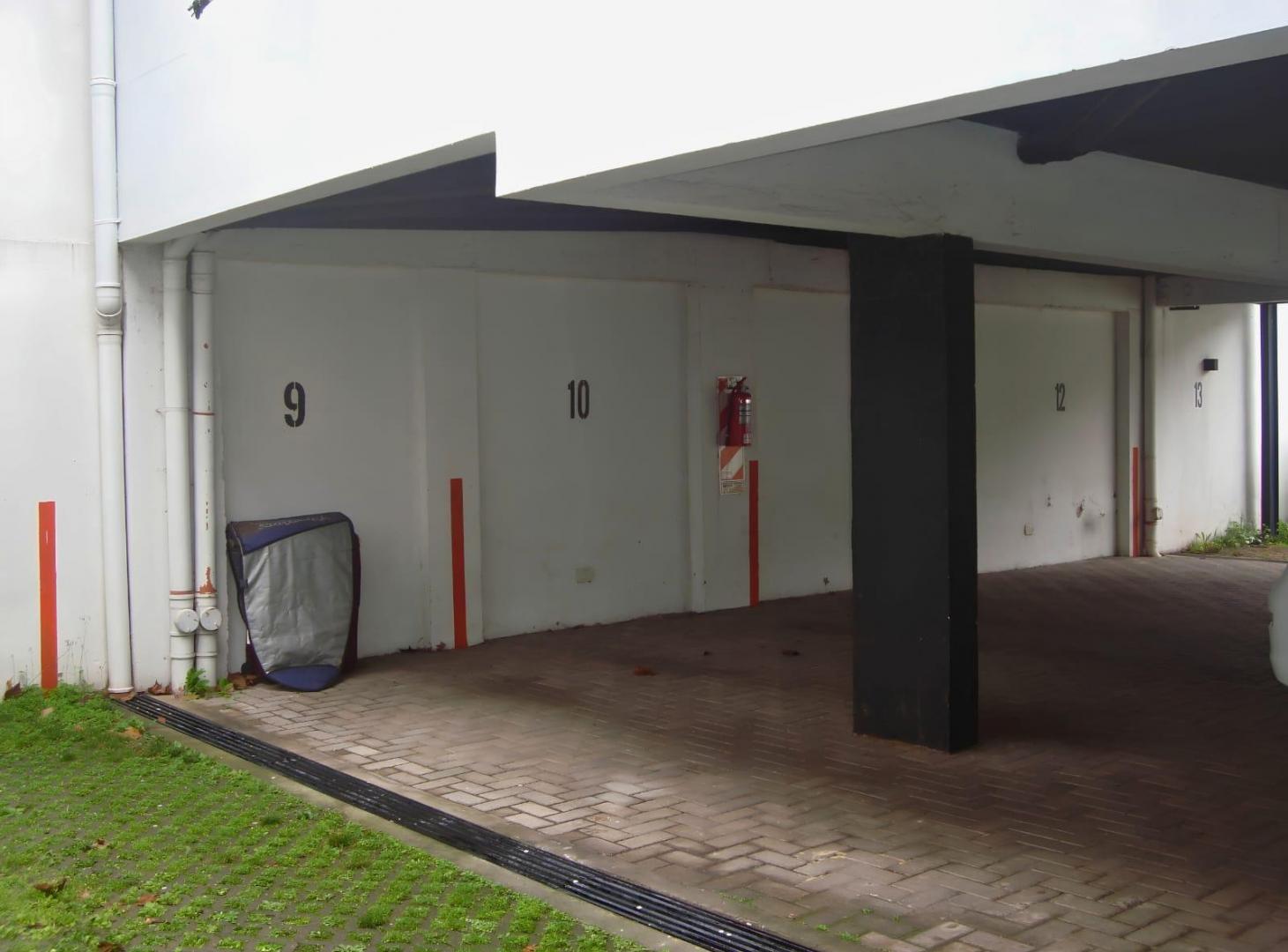 Foto de Cochera Semicubierta 11 m2 en Venta en Olivos Ricardo Gutiérrez 1939, imagen 4