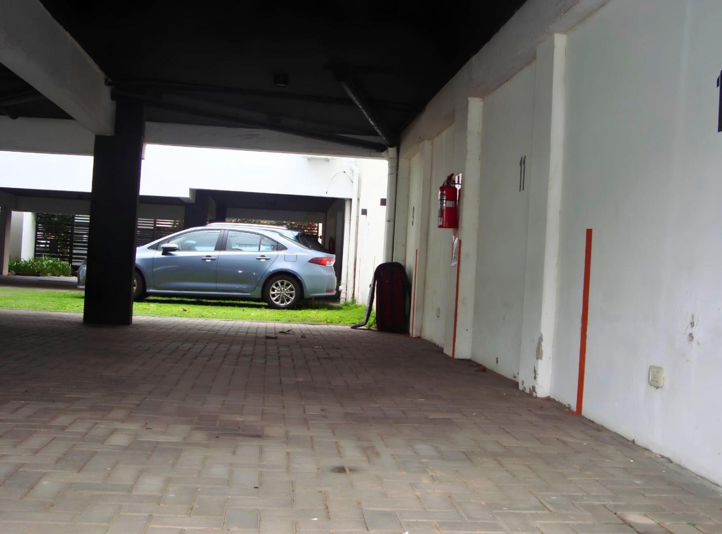 Foto de Cochera Semicubierta 11 m2 en Venta en Olivos Ricardo Gutiérrez 1939, imagen 3