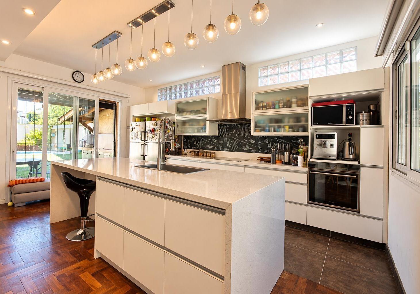 Foto de Espectacular casa en venta, 4 cuartos, play, galeria con parrilla y, imagen 1