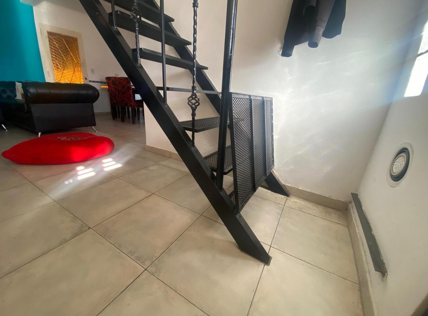 Foto de Venta Casa 5 ambientes Quincho Pileta Entre Rios al 4000 San Justo GBAa, imagen 2