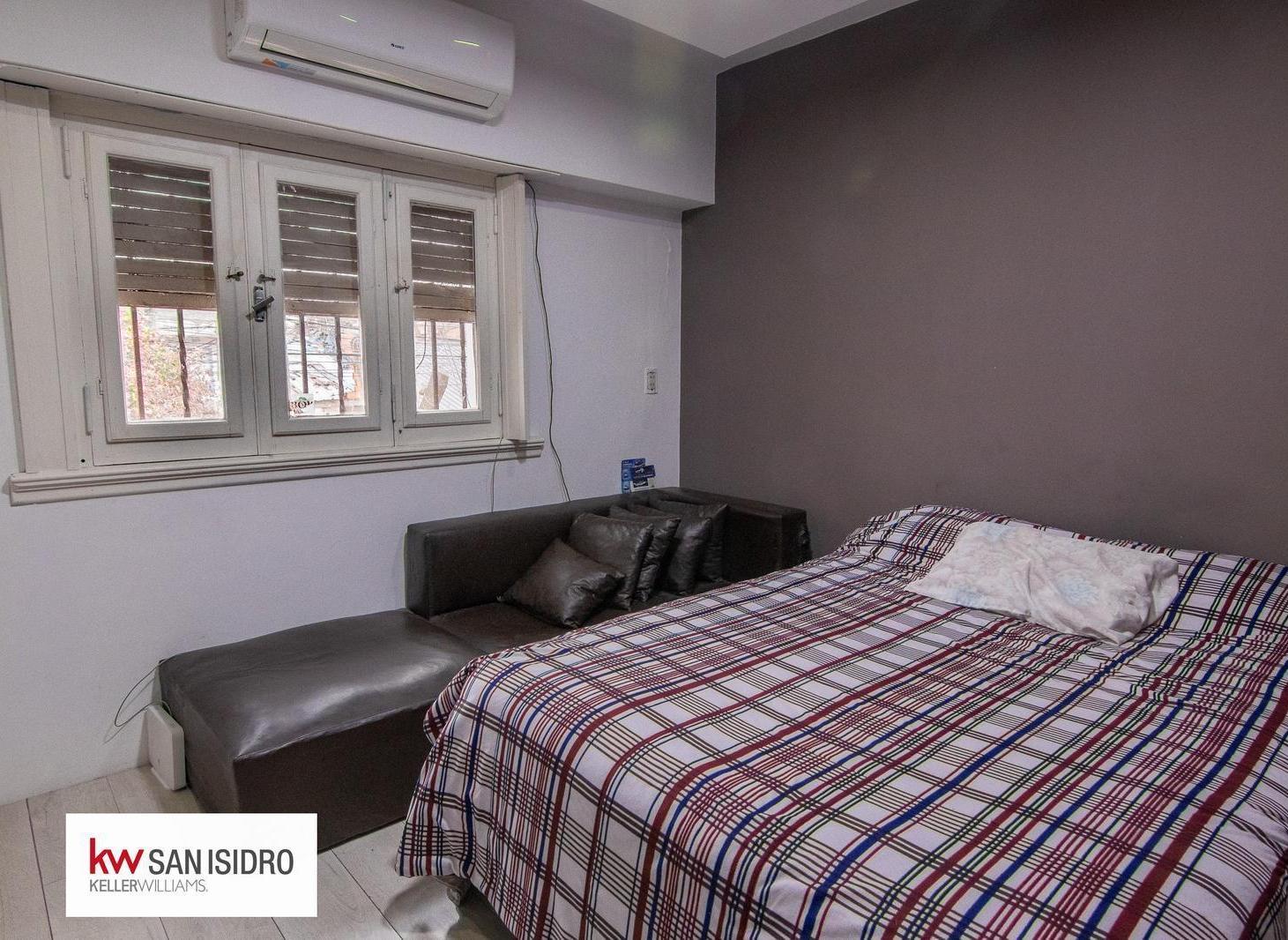 Foto de VENTA CASA EN OLIVOS EN 2 PLANTAS CON 4 DORM. , DEPENDENCIA, JARDÍN, imagen 1