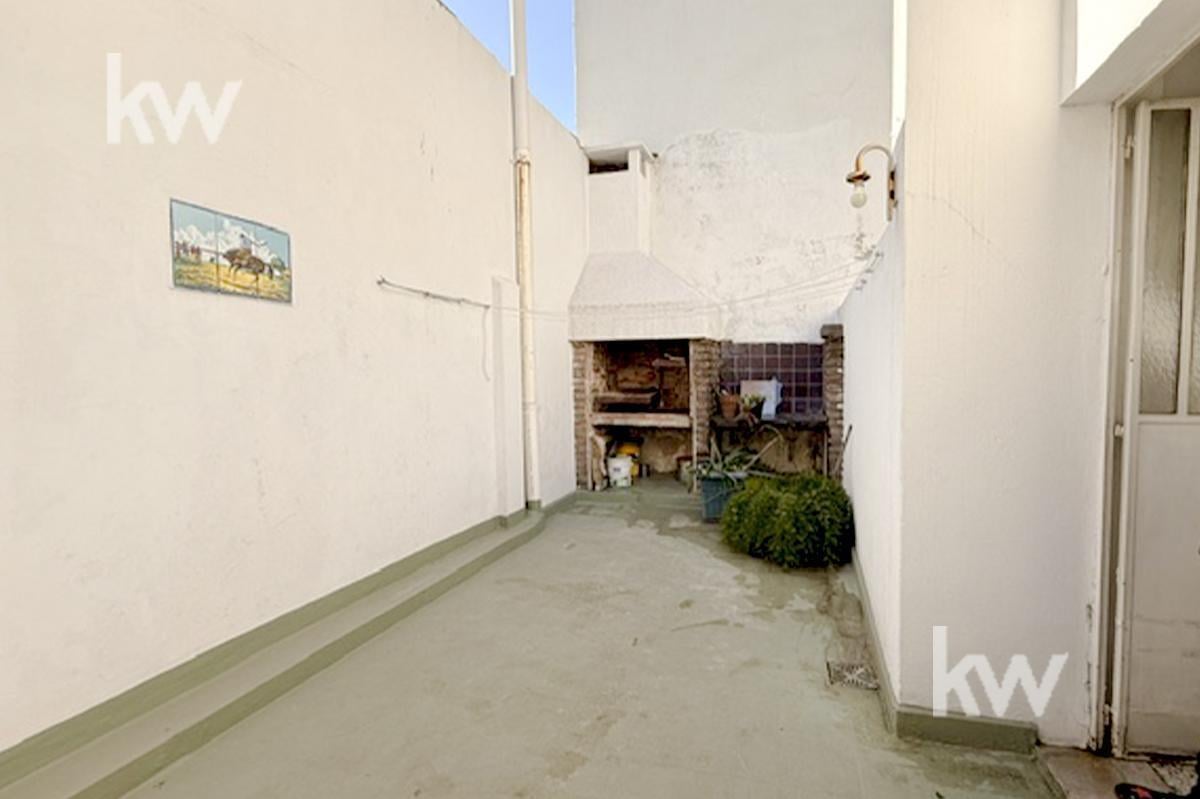 Foto de PH tipo casa, 1er y 2do piso por escalera, 4 ambientes más dependencia, imagen 2