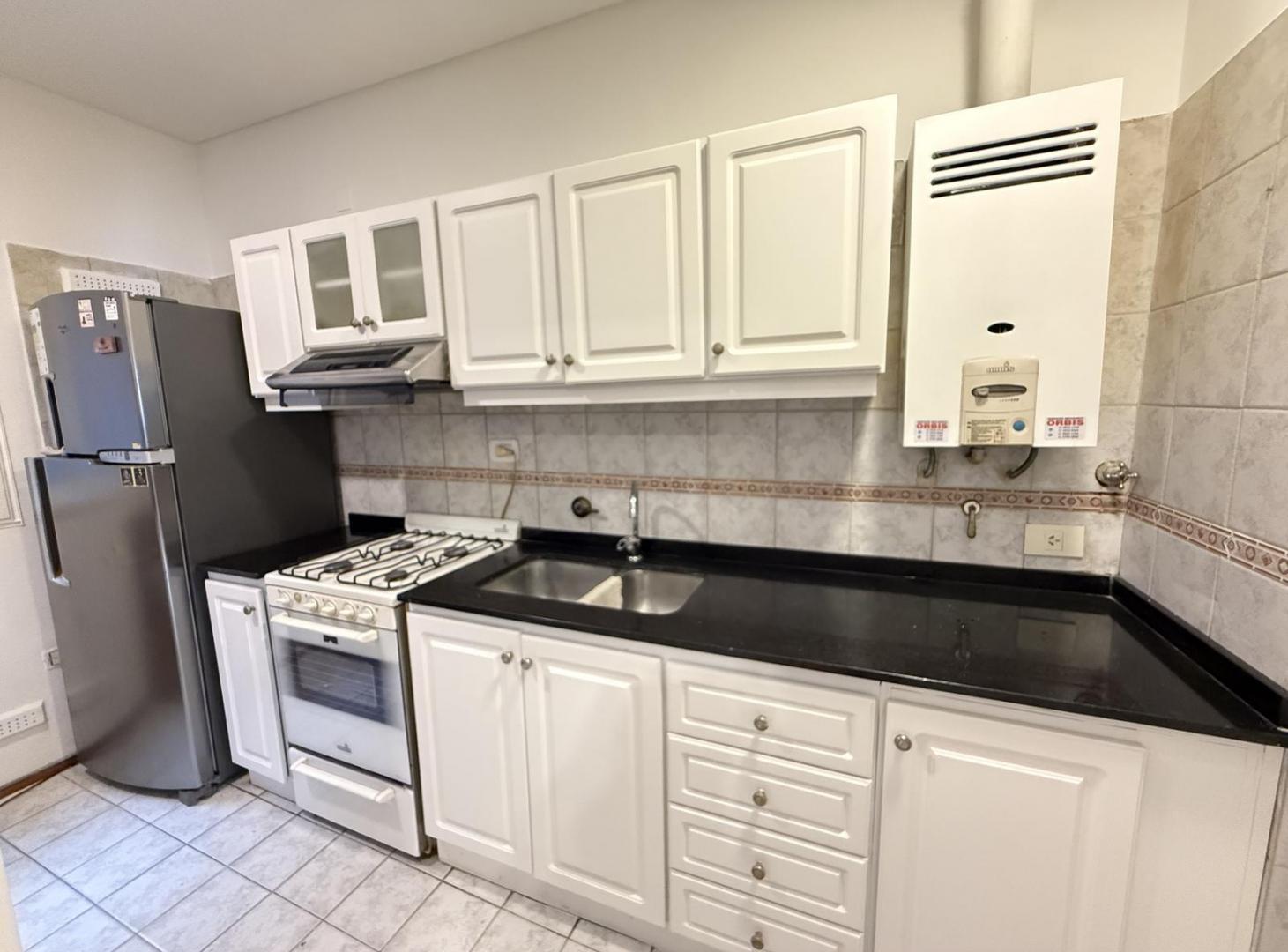 Foto de Alquiler de Departamento de 2 ambientes con balcón y cochera en Recoleta, imagen 3