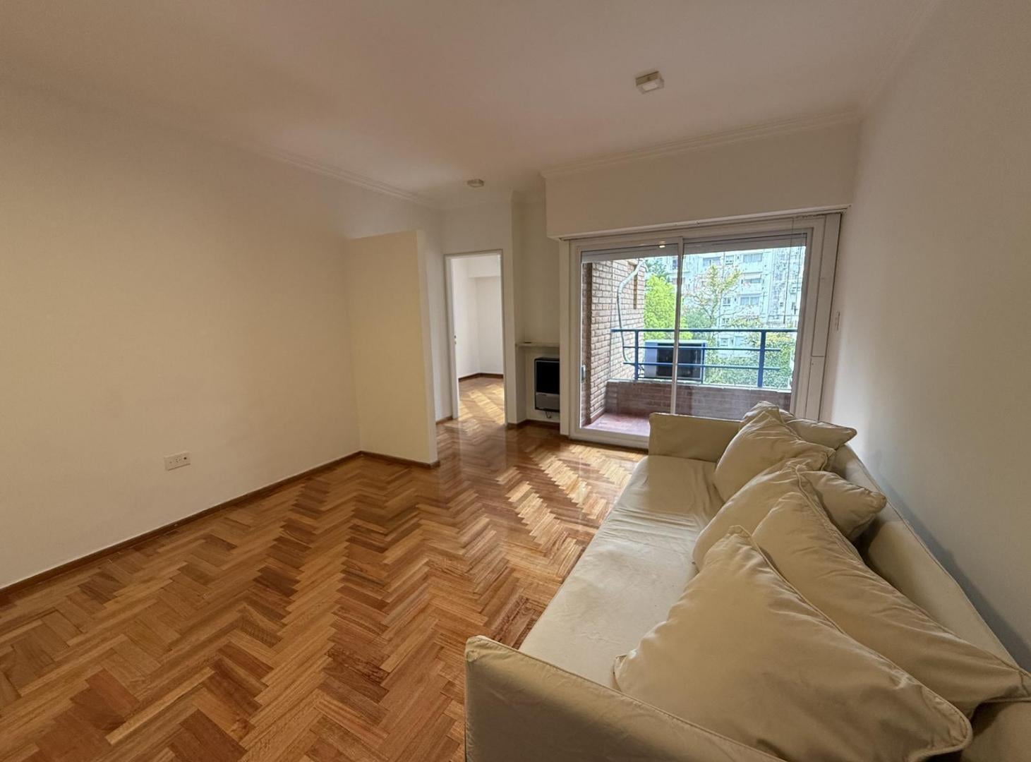 Foto de Alquiler de Departamento de 2 ambientes con balcón y cochera en Recoleta, imagen 5