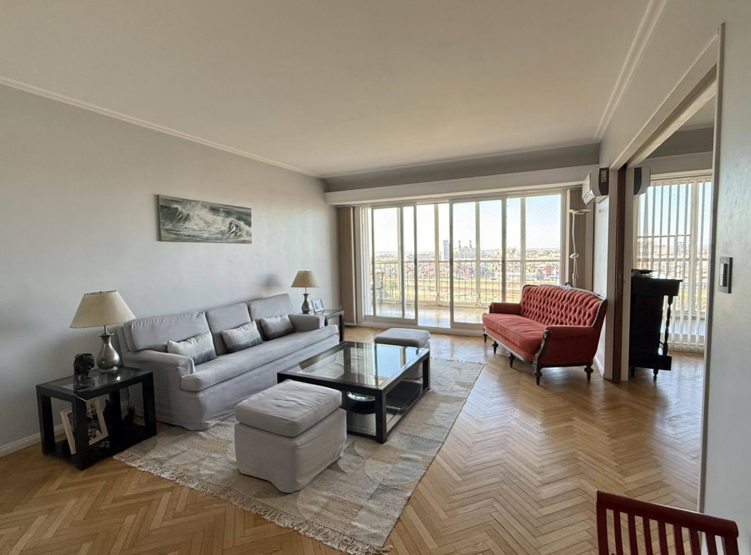 Foto de Venta de Departamento de 3 Dormitorios, en piso alto en Recoleta, con, imagen 2