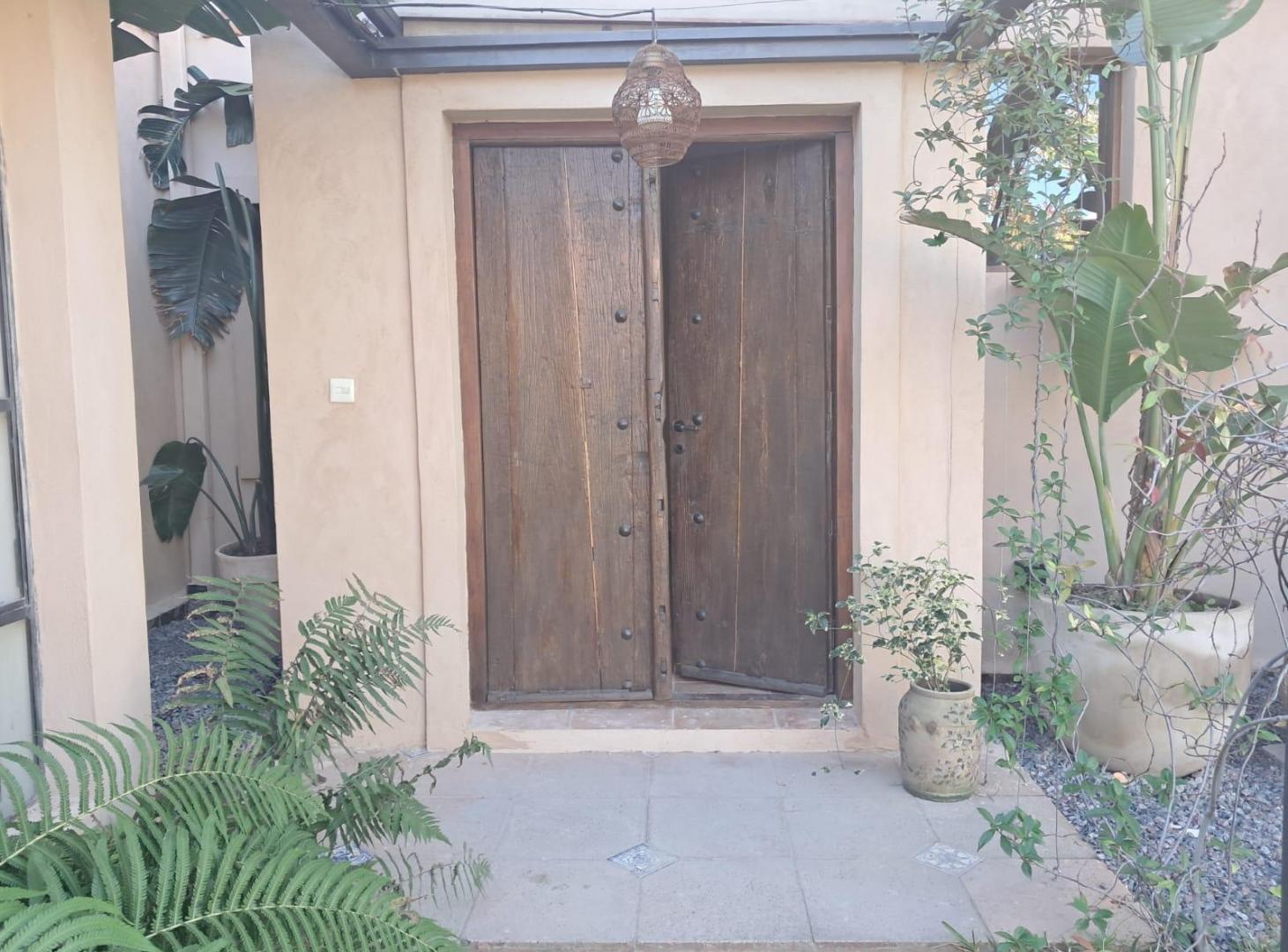 Foto de Casa en Alquiler Pacheco Golf Club 4 dormitorios con jardin y pileta, imagen 2
