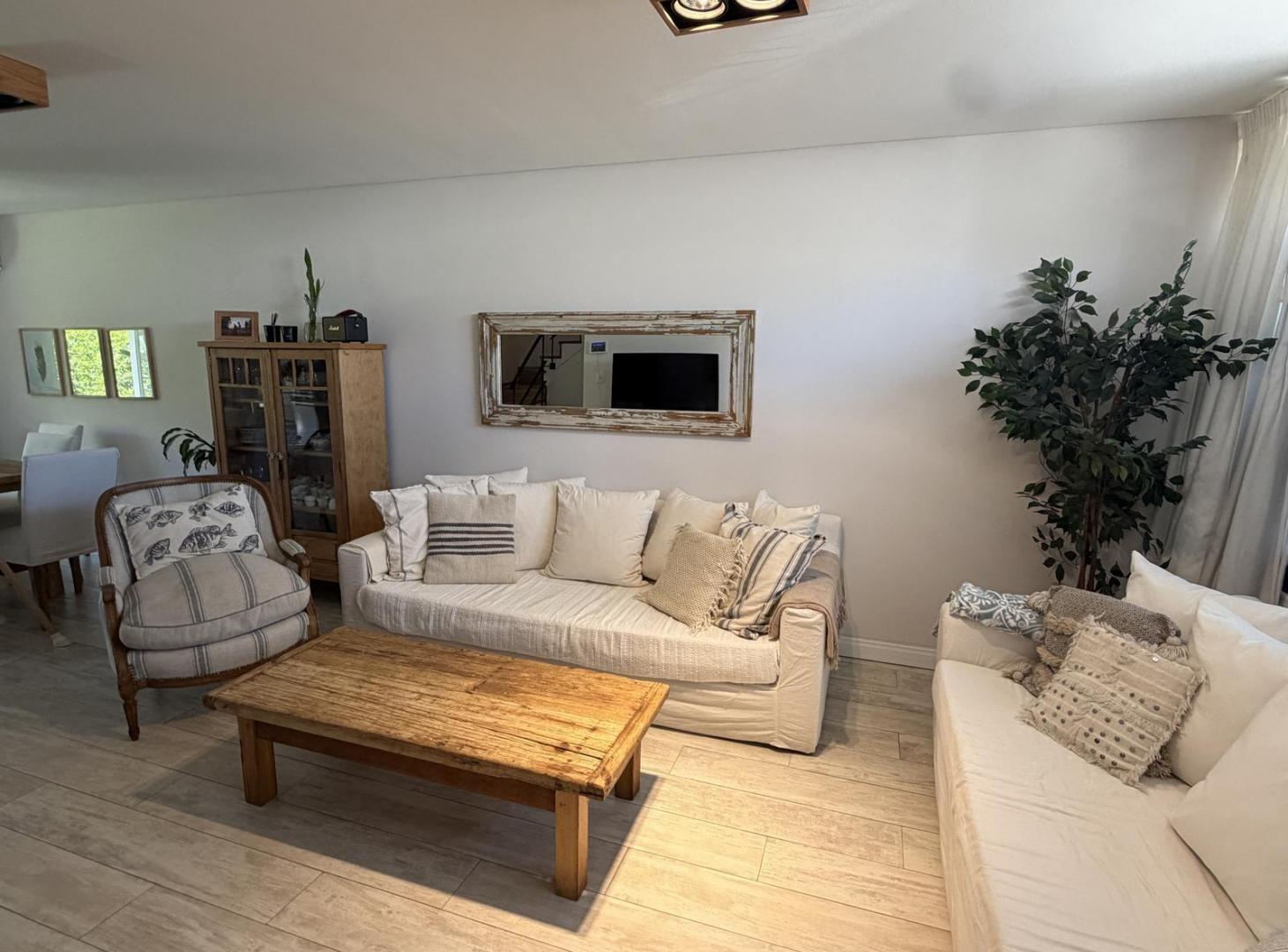 Foto de Departamento triplex A NUEVO 5 ambientes con jardin en venta, imagen 5