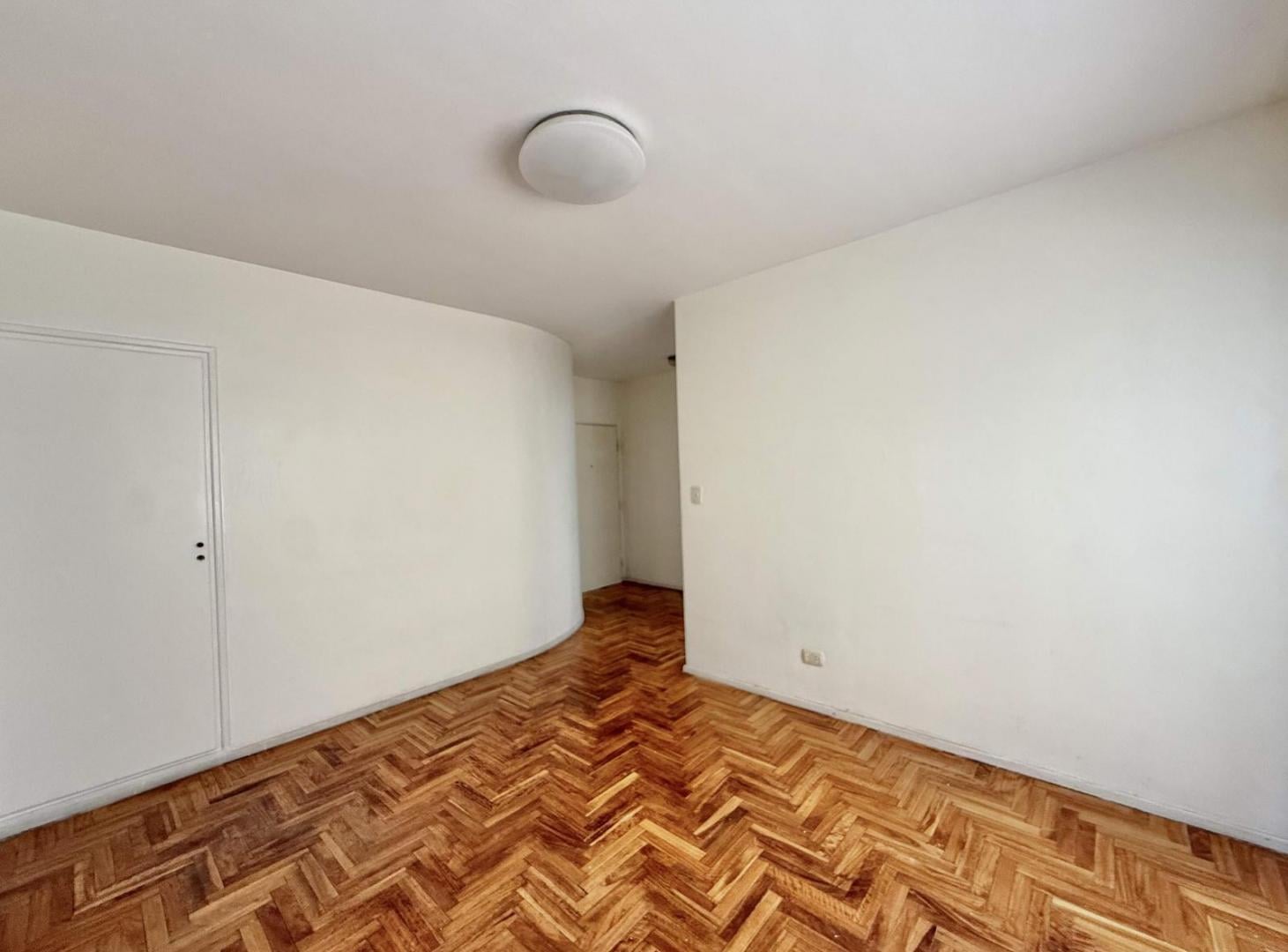Foto de Venta de Departamento de 2 ambientes, en piso alto, en Recoleta, imagen 2