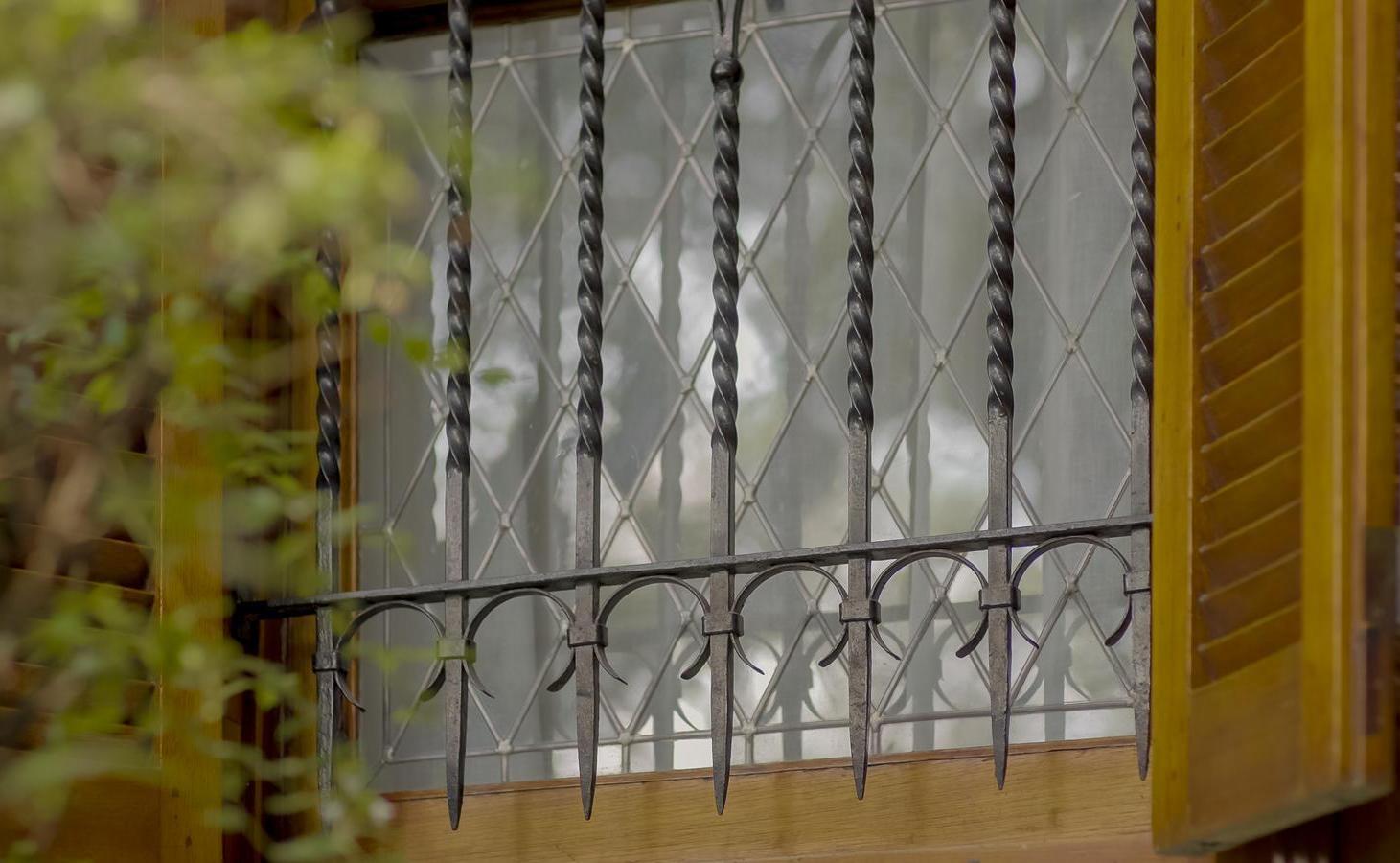 Foto de Venta de exclusiva residencia Art Nouveau de 4 dormitorios en Av, imagen 3