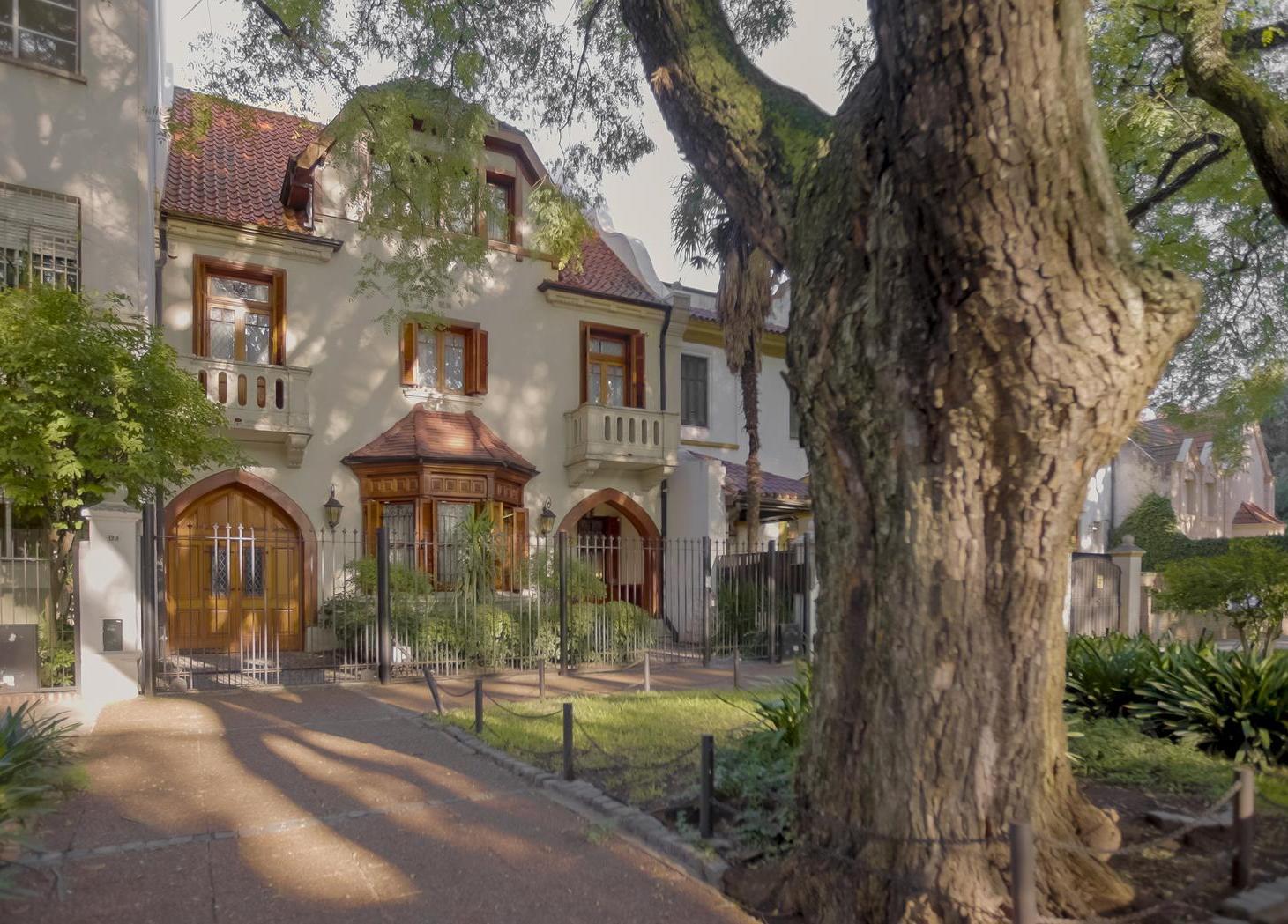 Foto de Venta de exclusiva residencia Art Nouveau de 4 dormitorios en Av, imagen 2